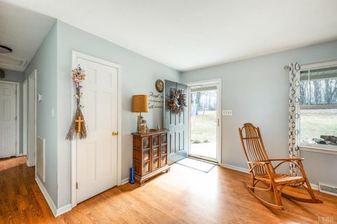 Tiny photo for 3105 Horseshoe Road, Appomattox, VA 24522 (MLS # 364671)