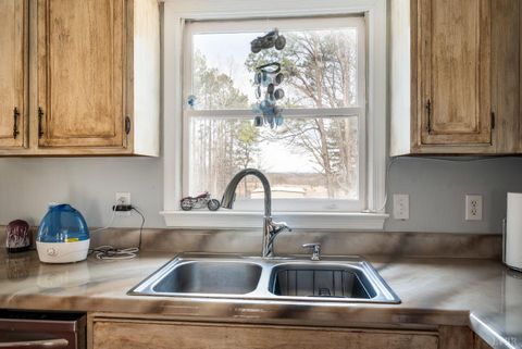 Tiny photo for 3105 Horseshoe Road, Appomattox, VA 24522 (MLS # 364671)