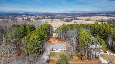 Tiny photo for 3105 Horseshoe Road, Appomattox, VA 24522 (MLS # 364671)