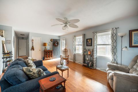 Tiny photo for 3105 Horseshoe Road, Appomattox, VA 24522 (MLS # 364671)