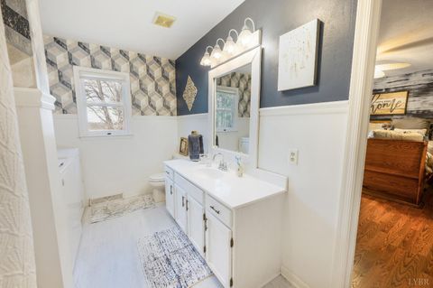 Tiny photo for 3105 Horseshoe Road, Appomattox, VA 24522 (MLS # 364671)