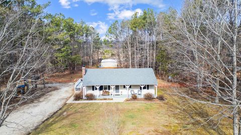 Photo of 3105 Horseshoe Road, Appomattox, VA 24522 (MLS # 364671)
