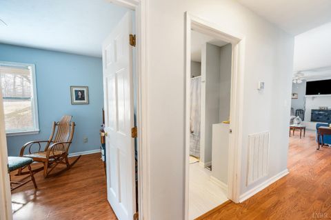 Tiny photo for 3105 Horseshoe Road, Appomattox, VA 24522 (MLS # 364671)