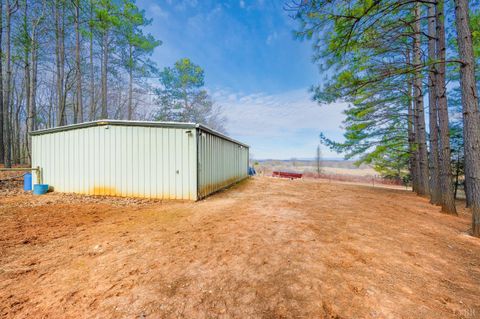 Tiny photo for 3105 Horseshoe Road, Appomattox, VA 24522 (MLS # 364671)