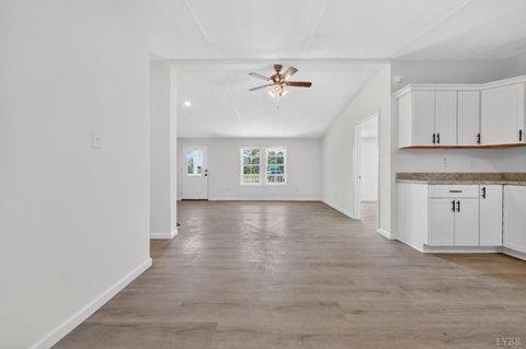 Tiny photo for 3255 Cutbanks Road, Pamplin, VA 23958 (MLS # 366368)
