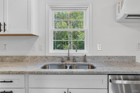 Tiny photo for 3255 Cutbanks Road, Pamplin, VA 23958 (MLS # 366368)