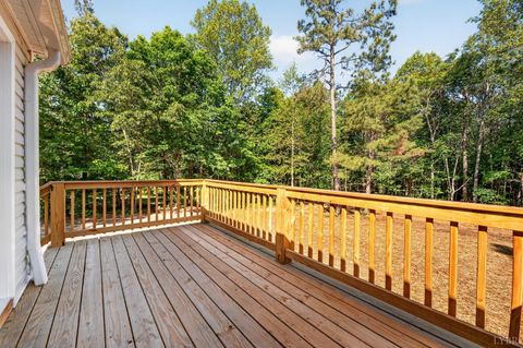 Tiny photo for 3255 Cutbanks Road, Pamplin, VA 23958 (MLS # 366368)
