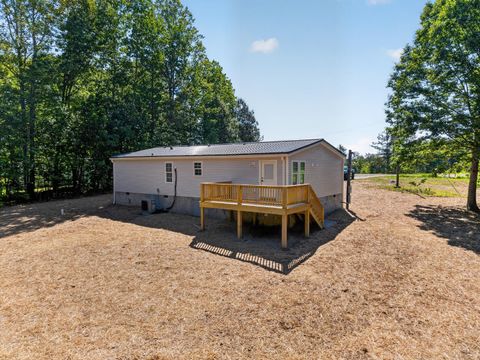 Tiny photo for 3255 Cutbanks Road, Pamplin, VA 23958 (MLS # 366368)