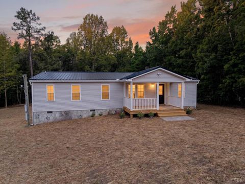 Tiny photo for 3255 Cutbanks Road, Pamplin, VA 23958 (MLS # 366368)