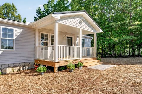 Tiny photo for 3255 Cutbanks Road, Pamplin, VA 23958 (MLS # 366368)