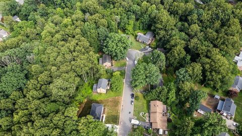 Tiny photo for 2212 Cambridge Place, Lynchburg, VA 24503 (MLS # 363908)