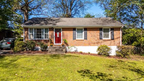 Photo of 1310 Ashbourne Drive, Lynchburg, VA 24501 (MLS # 362492) Photo of 1310 Ashbourne Drive, Lynchburg, VA 24501 (MLS # 362492)