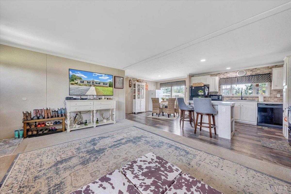 Bedford, Virginia 24523, United States, 3 Bedrooms Bedrooms, ,2 BathroomsBathrooms,Residential,Active,246026