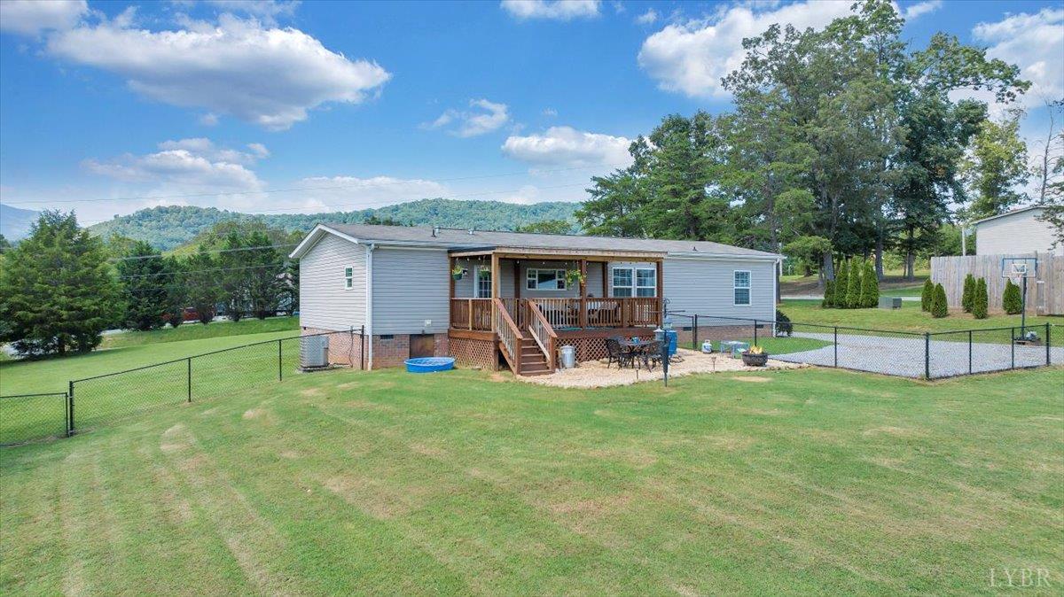 Bedford, Virginia 24523, United States, 3 Bedrooms Bedrooms, ,2 BathroomsBathrooms,Residential,Active,246026