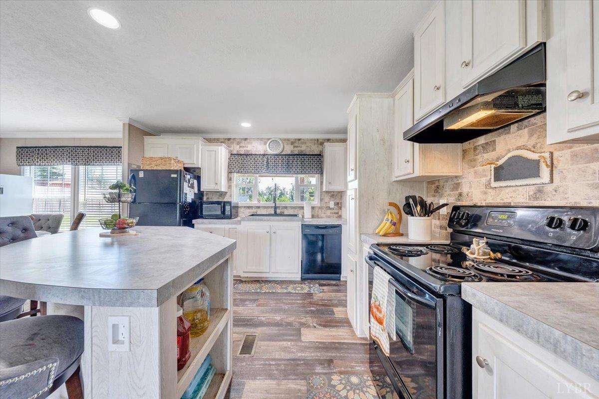 Bedford, Virginia 24523, United States, 3 Bedrooms Bedrooms, ,2 BathroomsBathrooms,Residential,Active,246026