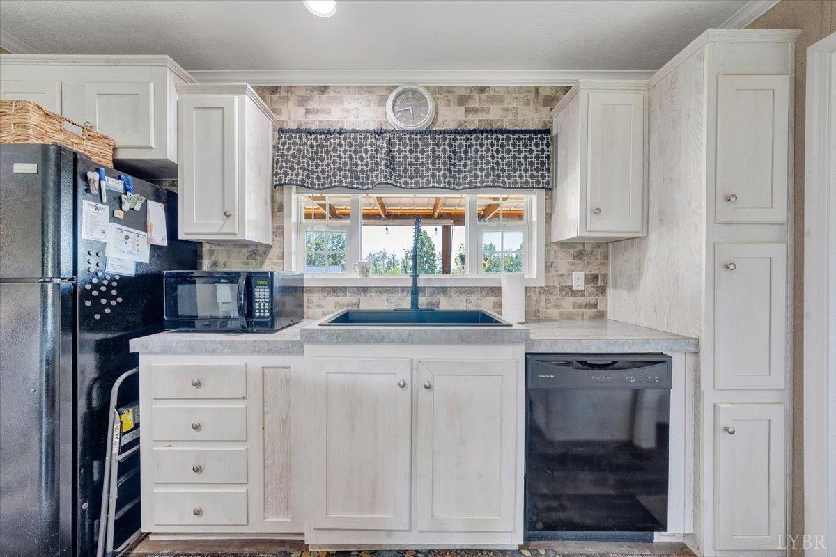 Bedford, Virginia 24523, United States, 3 Bedrooms Bedrooms, ,2 BathroomsBathrooms,Residential,Active,246026