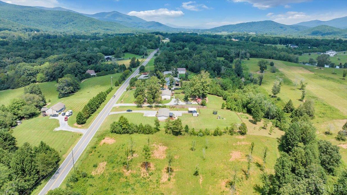 Bedford, Virginia 24523, United States, 3 Bedrooms Bedrooms, ,2 BathroomsBathrooms,Residential,Active,246026