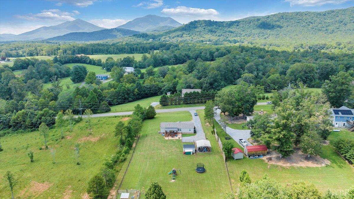 Bedford, Virginia 24523, United States, 3 Bedrooms Bedrooms, ,2 BathroomsBathrooms,Residential,Active,246026