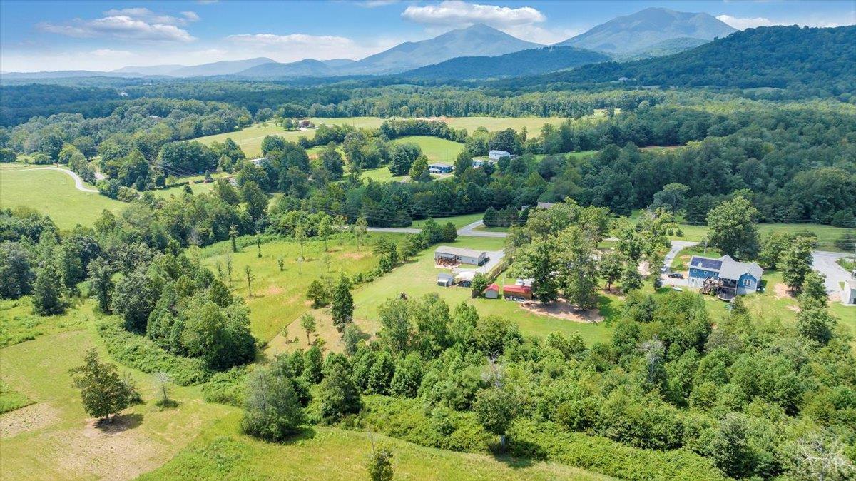 Bedford, Virginia 24523, United States, 3 Bedrooms Bedrooms, ,2 BathroomsBathrooms,Residential,Active,246026