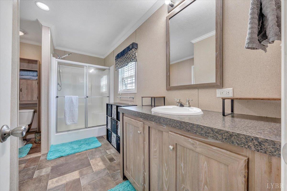 Bedford, Virginia 24523, United States, 3 Bedrooms Bedrooms, ,2 BathroomsBathrooms,Residential,Active,246026