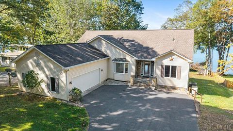 Tiny photo for 309 Tulip Tree Lane Ln, Moneta, VA 24121 (MLS # 362366)