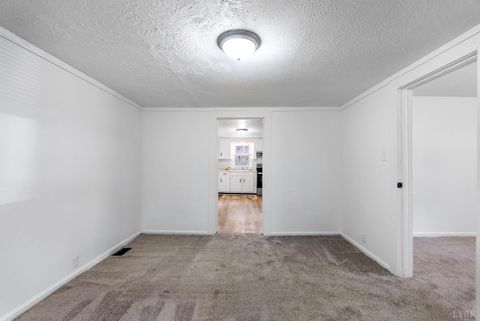 Tiny photo for 29 Oakland Avenue, Danville, VA 24540 (MLS # 364499)