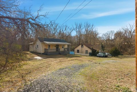 Tiny photo for 29 Oakland Avenue, Danville, VA 24540 (MLS # 364499)