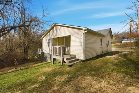 Tiny photo for 29 Oakland Avenue, Danville, VA 24540 (MLS # 364499)
