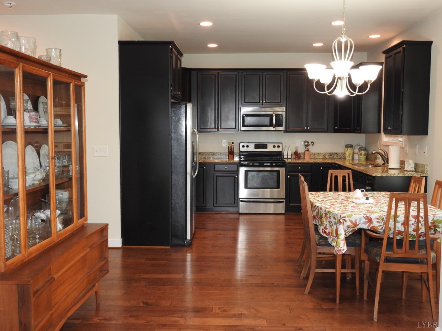 1082 Tori Court, Forest, Virginia image 4