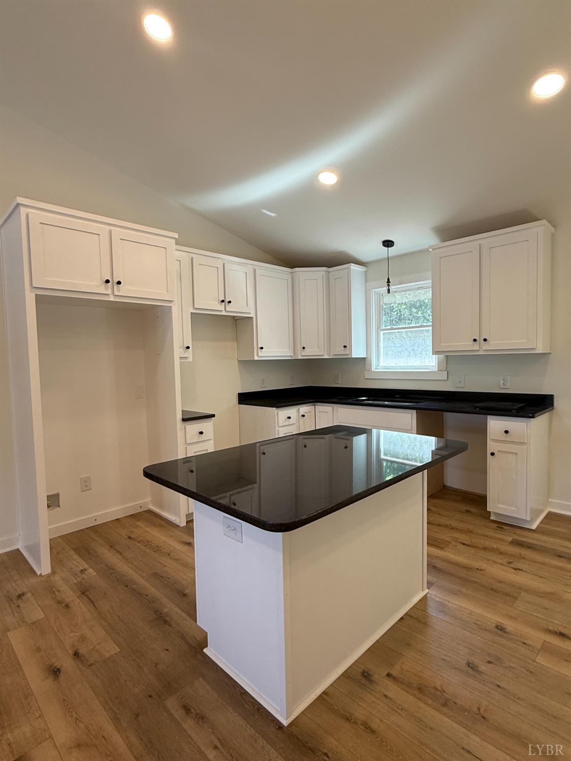 1460 White House Rd, Moneta, Virginia image 5