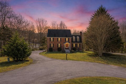 Photo of 109 Deertrack Drive, Forest, VA 24551 (MLS # 364439)