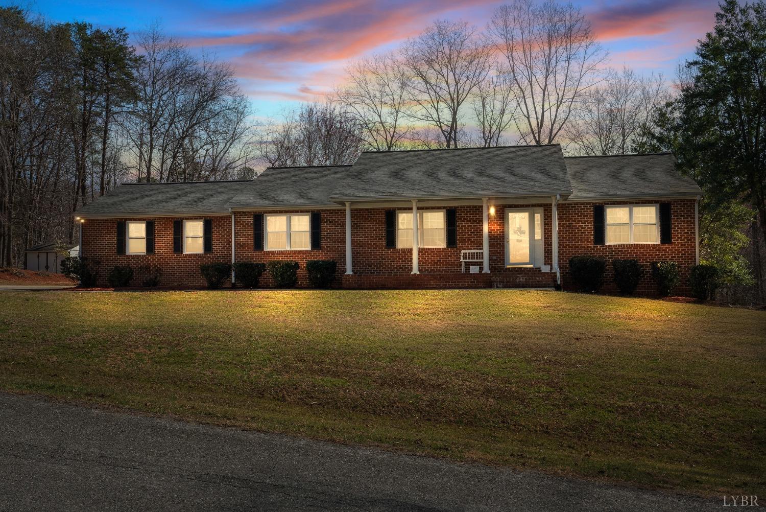53 Woodlake Circle, Altavista, Virginia image 1