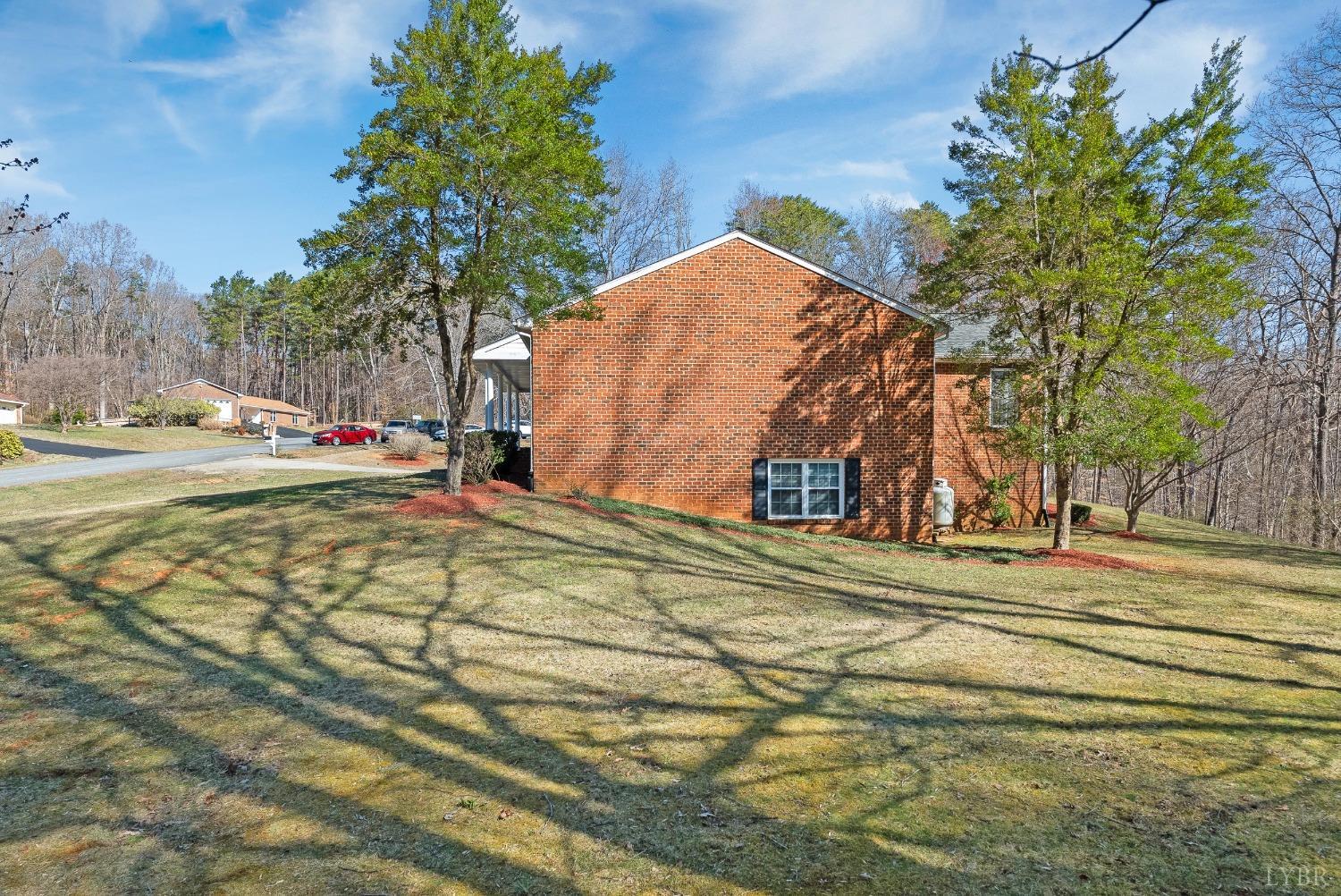 53 Woodlake Circle, Altavista, Virginia image 38