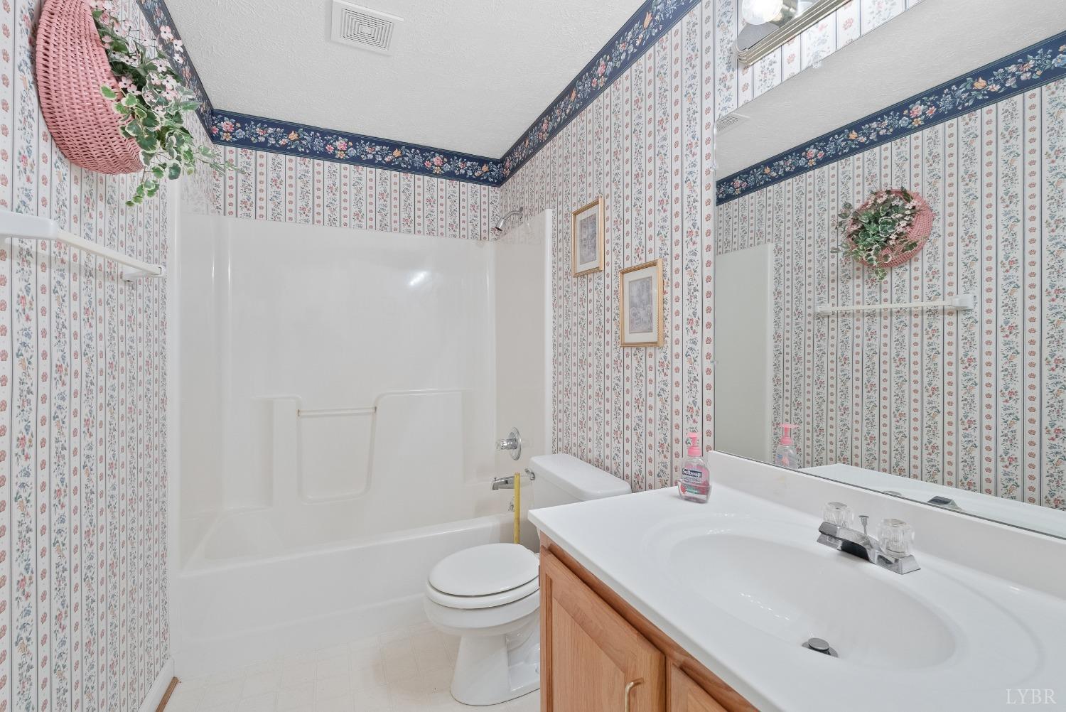 53 Woodlake Circle, Altavista, Virginia image 34