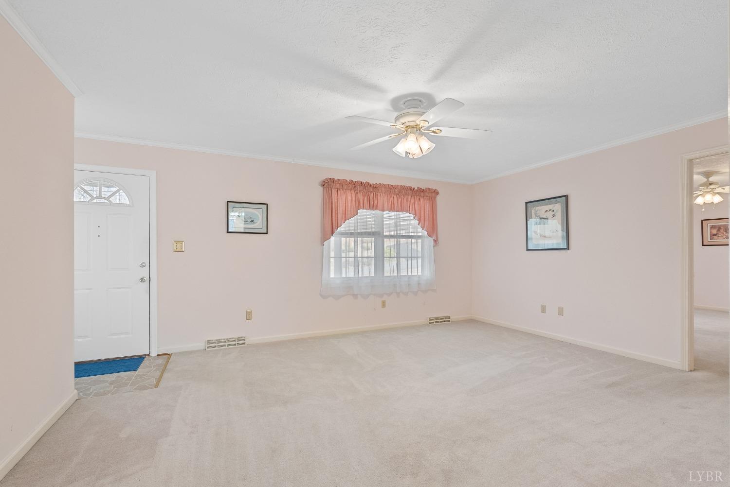 53 Woodlake Circle, Altavista, Virginia image 5