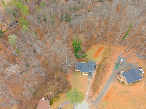 Tiny photo for 143 Shannon Drive Dr, Madison Heights, VA 24572 (MLS # 363695)