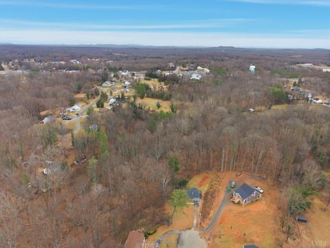 Tiny photo for 143 Shannon Drive Dr, Madison Heights, VA 24572 (MLS # 363695)