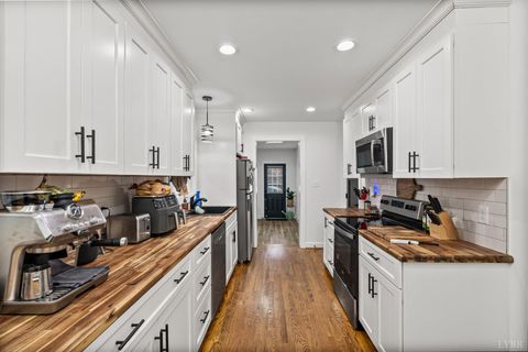 Tiny photo for 143 Shannon Drive Dr, Madison Heights, VA 24572 (MLS # 363695)