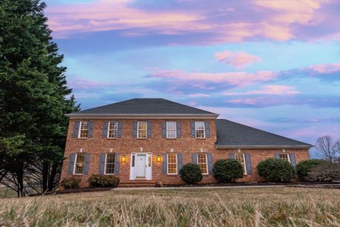 Tiny photo for 1305 Summerpark Drive, Forest, VA 24551 (MLS # 366593)