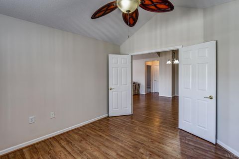 Tiny photo for 1106 Jefferson Way, Forest, VA 24551 (MLS # 365017)