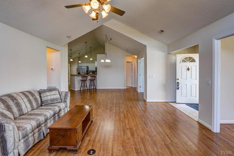 Tiny photo for 1106 Jefferson Way, Forest, VA 24551 (MLS # 365017)