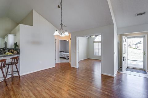 Tiny photo for 1106 Jefferson Way, Forest, VA 24551 (MLS # 365017)