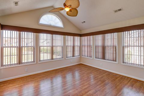 Tiny photo for 1106 Jefferson Way, Forest, VA 24551 (MLS # 365017)