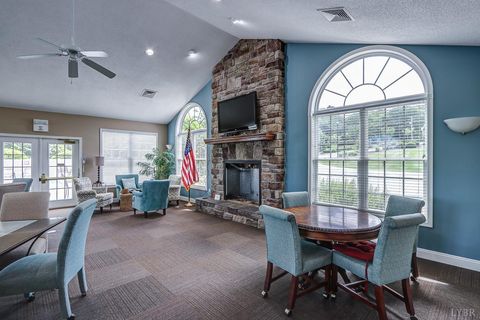 Tiny photo for 1106 Jefferson Way, Forest, VA 24551 (MLS # 365017)