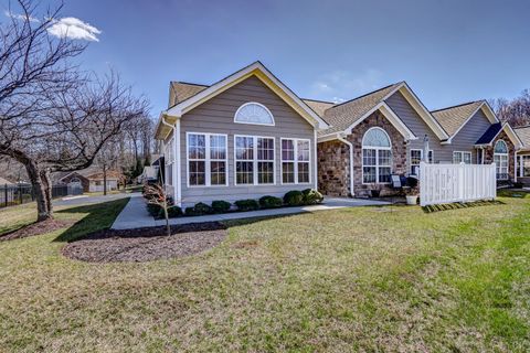Photo of 1106 Jefferson Way, Forest, VA 24551 (MLS # 365017)