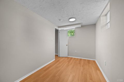Tiny photo for 319 Warren Avenue, Lynchburg, VA 24501 (MLS # 366734)