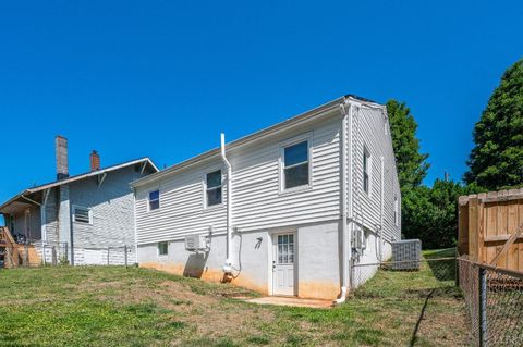 Tiny photo for 319 Warren Avenue, Lynchburg, VA 24501 (MLS # 366734)