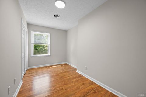Tiny photo for 319 Warren Avenue, Lynchburg, VA 24501 (MLS # 366734)