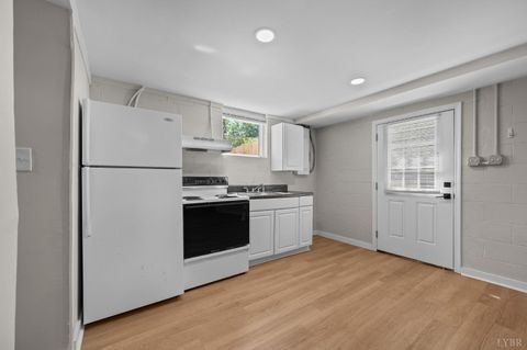 Tiny photo for 319 Warren Avenue, Lynchburg, VA 24501 (MLS # 366734)