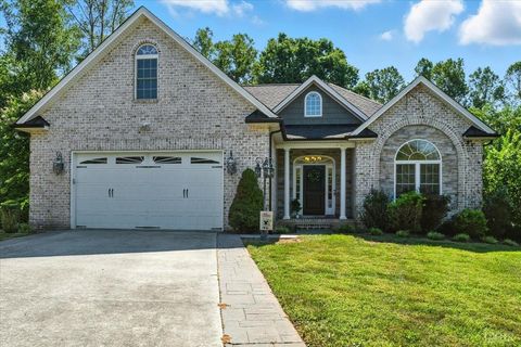 Photo of 206 Creekview Court, Lynchburg, VA 24502 (MLS # 361611)